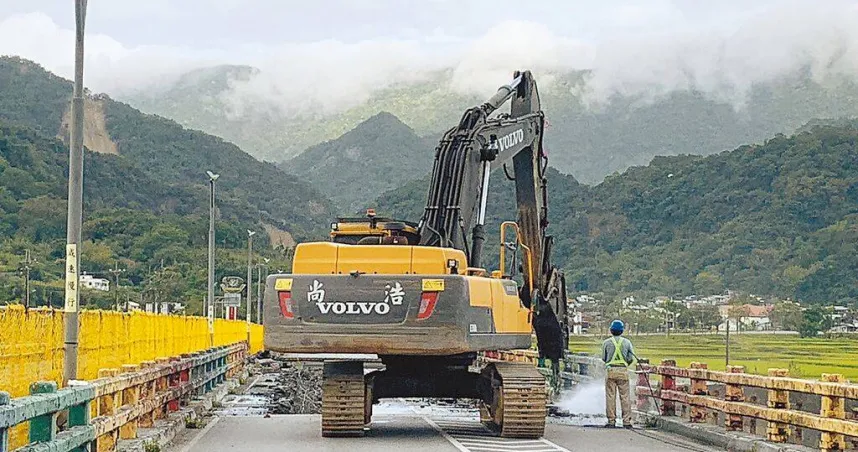 玉里大橋重建　南下橋開拆、北上維持雙向通行