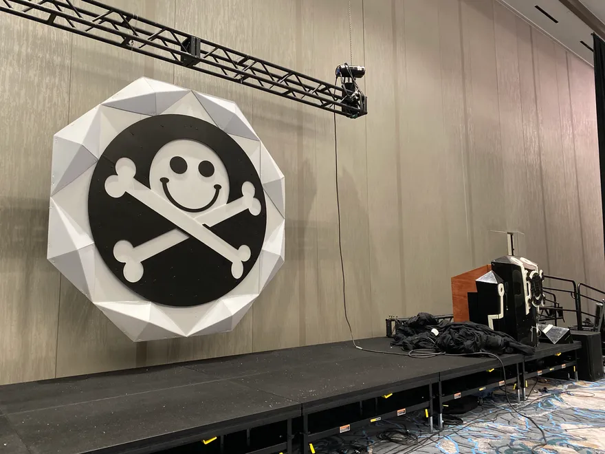 世界駭客大賽展開「台灣選手也參加」　21歲女大生成功誤導AI相信「9+10=21」