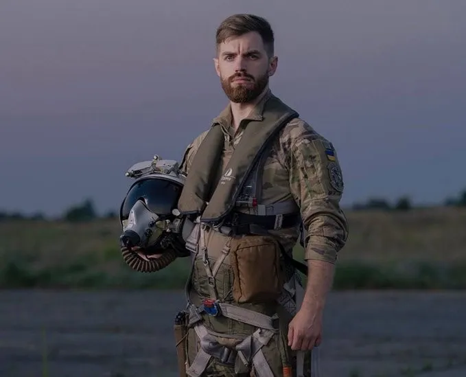 影/來不及駕駛F-16！烏克蘭王牌飛官「果汁」殉職　網紅女友發文悼念