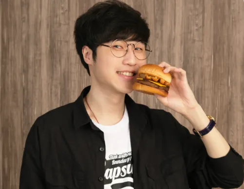 百萬YouTuber阿神突拋震撼彈！宣布「14年頻道永久停更」：不想讓YT綁著我