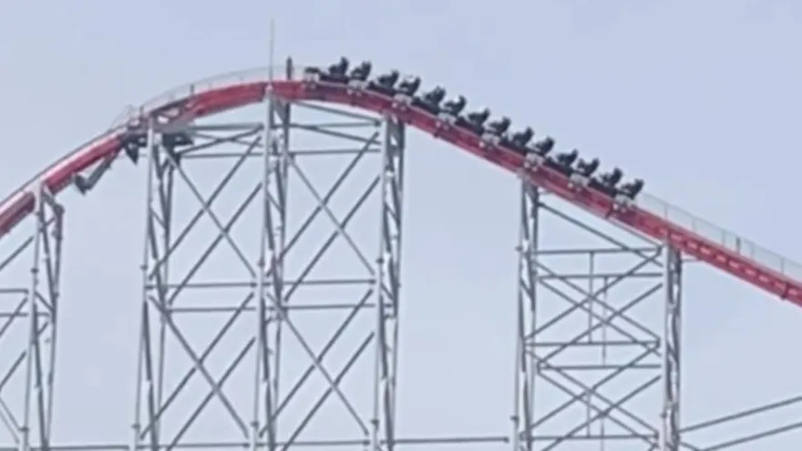 影/又見人生跑馬燈！日本遊樂園遭雷擊停電　23人雲霄飛車卡32樓高