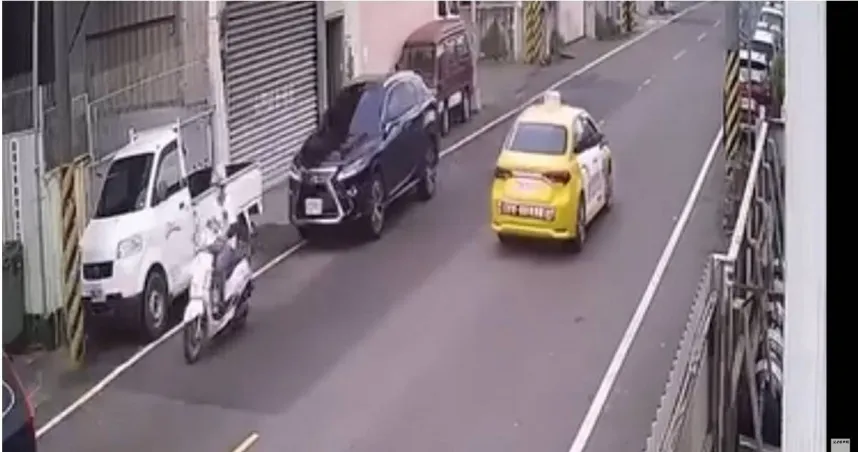 女兒自撞翻車、母PO網公審「被機車逼車！」　網炸鍋：明明三寶還牽拖