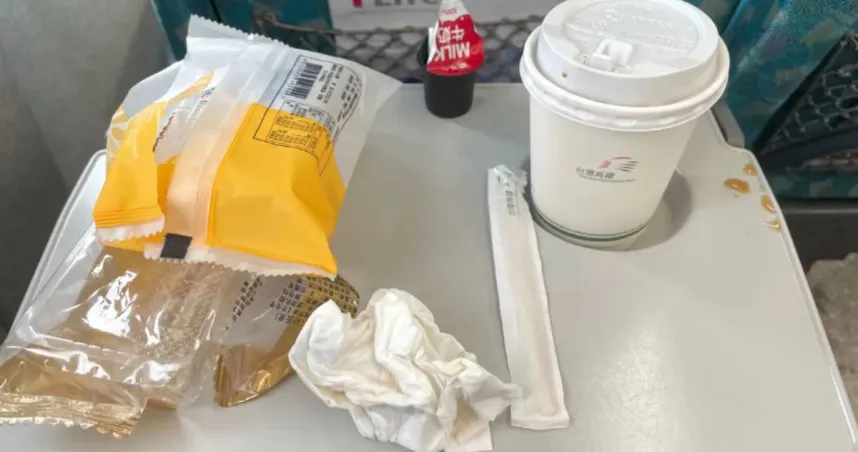 出遊好心情都沒了！搭高鐵「桌上噁心1幕」讓她超崩潰