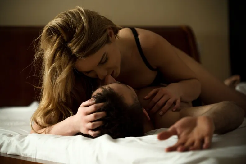 不分晝夜！新婚人夫包養護理師、戰績PO成人網「賺點閱」　小三判賠20萬