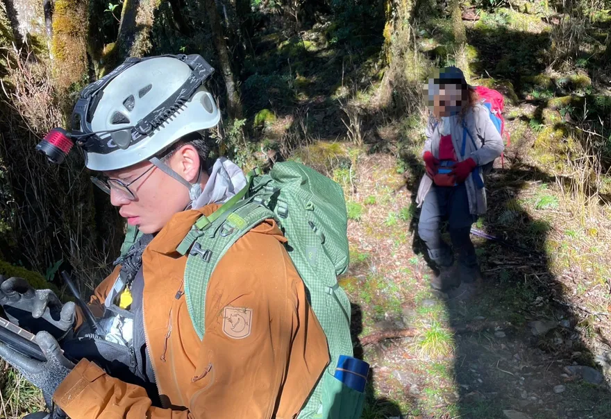 6旬婦登北大武山脫隊迷路　消防漏夜搜救今晨尋獲幸無恙