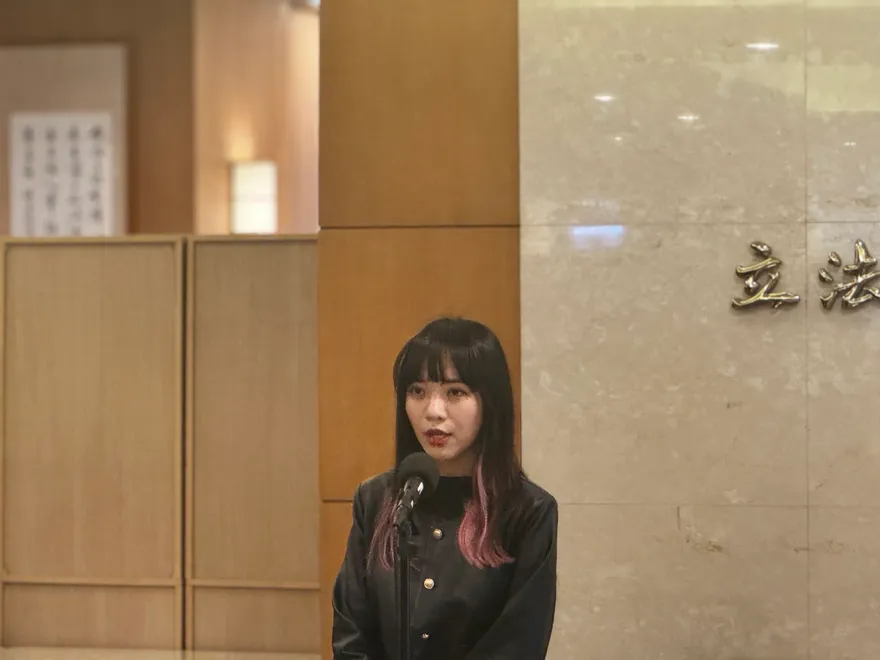 國會開議第一天就跟徐巧芯衝突　黃捷還原現場真相