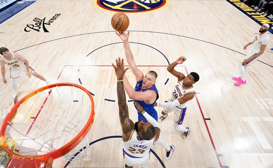 影/就是拿約柯奇沒轍！詹皇27分白搭　湖人吞季後賽首敗