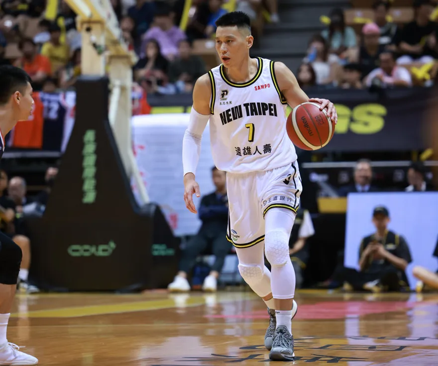 快訊/林書豪左腳又受傷！ 國王守住勝利94:76　領航猿晉級再等等