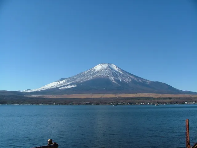 登富士山將收通行費！每日限額4千人次　山梨縣府5/20起開放線上預約