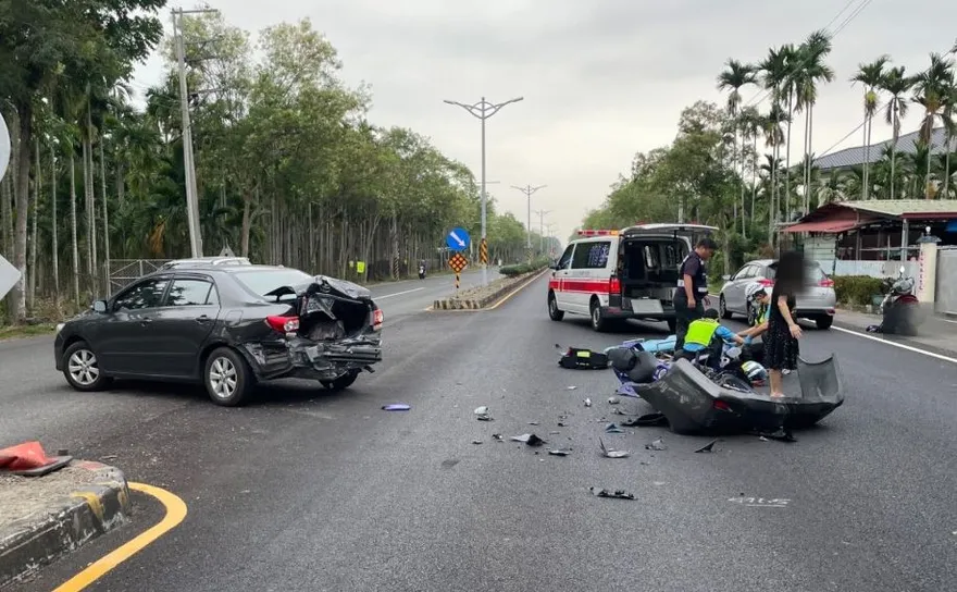 影/屏東「悲慘事故」！學弟騎車撞上學長迴轉車慘死