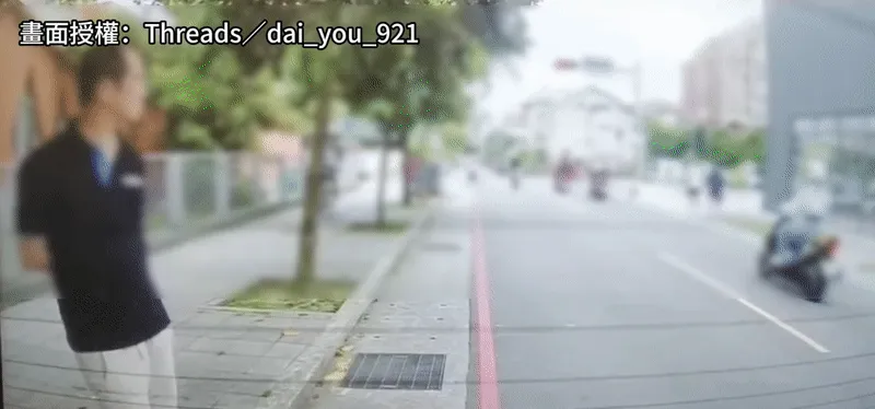 影/三峽近距離視角！學童校門口遭暴衝轎車撞飛四處