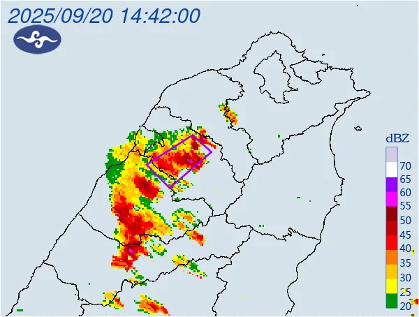 國家警報開炸！雷雨連轟竹苗1小時　新竹油羅溪防溪水暴漲
