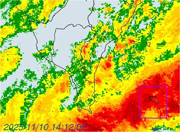 鳳凰強勢逼近！中颱鳳凰大雷雨炸台東　颳9級強陣風