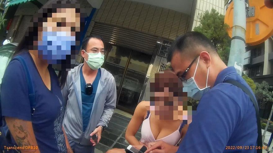 爆乳短裙妹進摩鐵「訪客」　40分鐘爽賺6200元…才剛上車就被逮