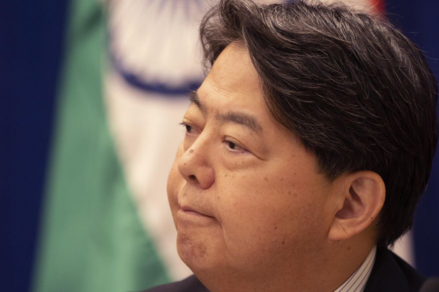 俄國拘捕「蒙眼壓制」日外交官...日本：強烈抗議！要求道歉