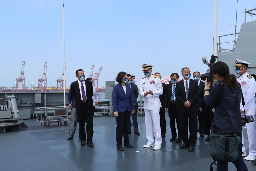 平時能救災！戰時能作戰！　蔡英文出席海軍「玉山艦」交艦典禮