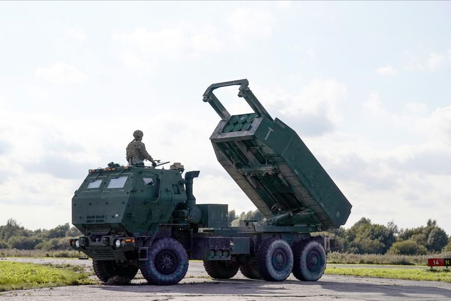 拜登虎視眈眈！軍援烏軍6億美元行使「總統撥款權」　速送4套海馬斯上前線？