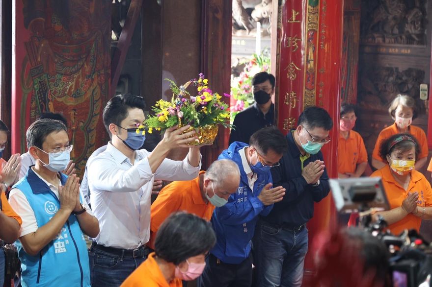 影/蔣萬安重陽節親赴社子島坤天亭參拜　誓言學習三太子精神保護台灣