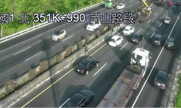 4車失控碰一團…國1追撞事故！上班時間「回堵3km」塞爆