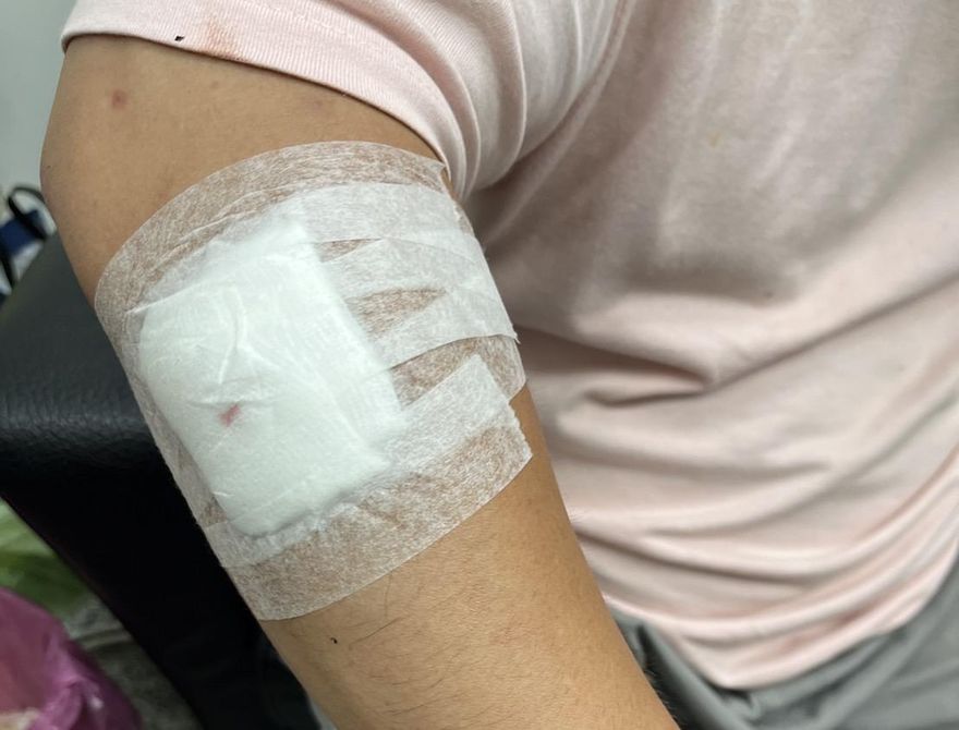 2男1女摩鐵開房起口角　1男遭槍擊噴辣椒水受傷送醫