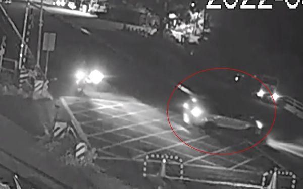不滿被提分手！渣男友開車尾隨女兵收假　下秒…營區前「先撞後輾」判決出爐