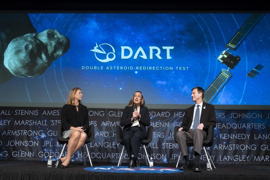 雙小行星改道測試正式成功！NASA署長宣：「行星防禦以及人類歷史的分水嶺時刻」