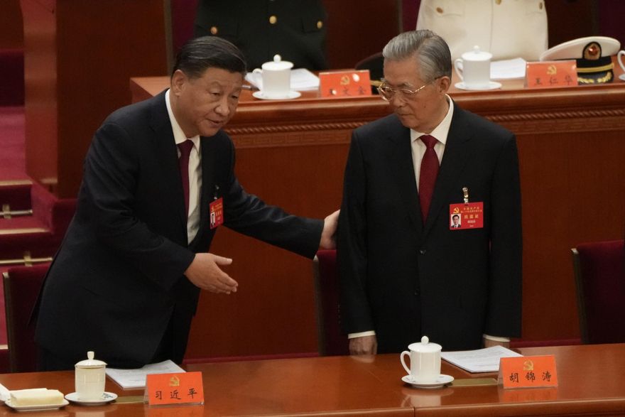 中共20大/江澤民缺席開幕式　79歲胡錦濤由人攙扶進場