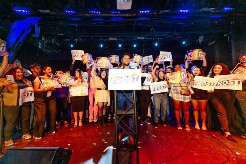 美國期中選舉/為政治帶來了新視角！首位Z世代新鮮人當選國會議員