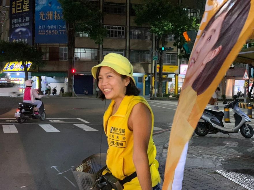 衰神纏身！美女候選人被偷錢又把人撞進醫院　她大嘆很想哭