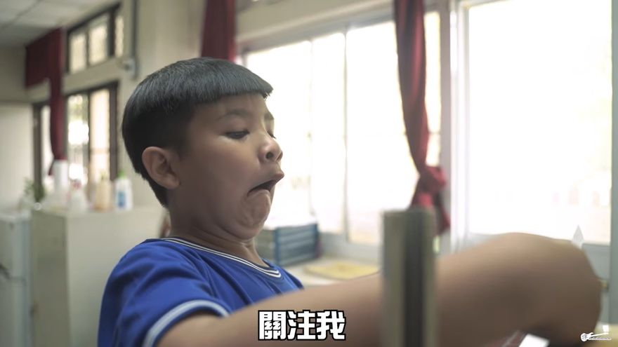 【影】注意看！山頂國小太狠了！　運動會前導片笑翻所有網友