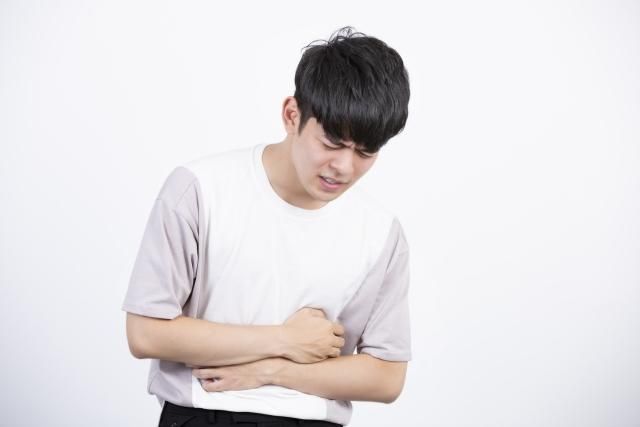 肚子痛到吐送急診 ！檢查發現血脂超標35倍　罹急性胰臟炎「換血」才救回一命