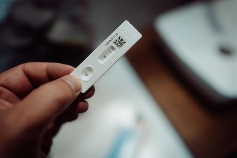 沒健保外國人在台確診將自付隔離治療費！指揮中心：2023年起實施