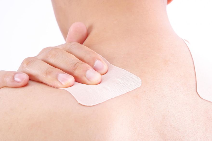 痠痛貼布「副作用」一次看！　醫：注意「2大使用重點」