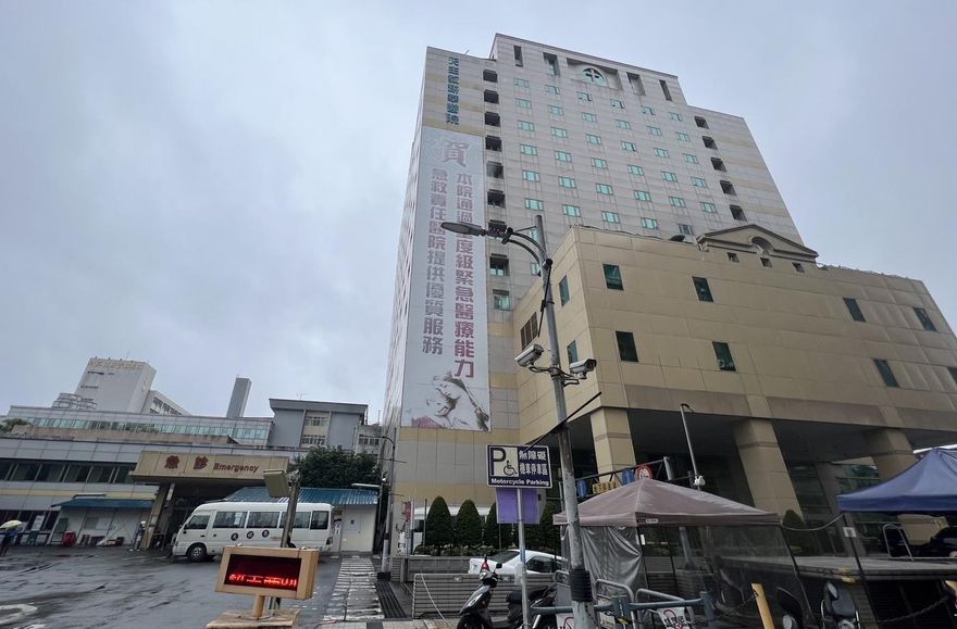 快訊/新北8旬婦病房內點香為病夫禱告　氧氣罩不慎引燃卻燒死他
