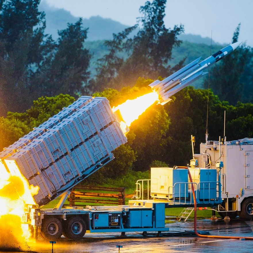 顧立雄上任首度視導　國軍海空精準彈藥射擊操演