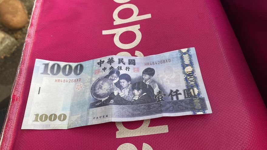 假鈔集團出沒彰化夜市千元找零換真鈔　攤商相互提醒