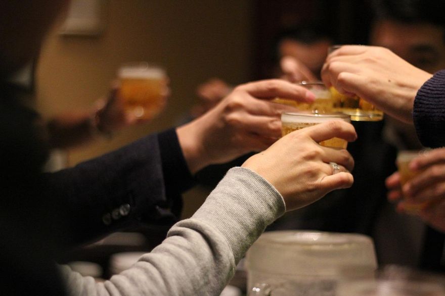 看球賽追劇配啤酒真開心!　醫示警「理性飲酒」4注意事項嚴重恐死亡