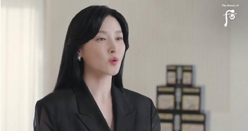 52歲李英愛絕佳近況曝「皮膚超滑嫩」！網驚：不可能　親揭凍齡保養秘訣
