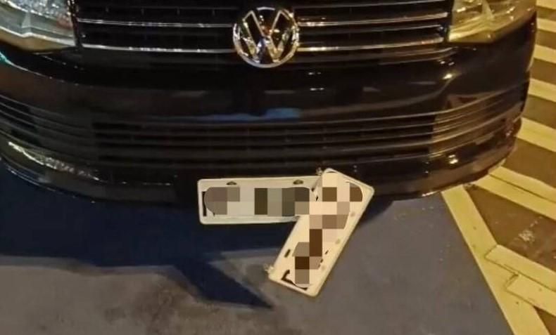 害人收烏龍罰單！跑機場載客用「長尾夾變造車牌」　恐處一年以下徒刑