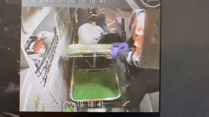 影/迫不及待來圍爐！竹縣孕婦救護車上產子　小年夜迎接新生命