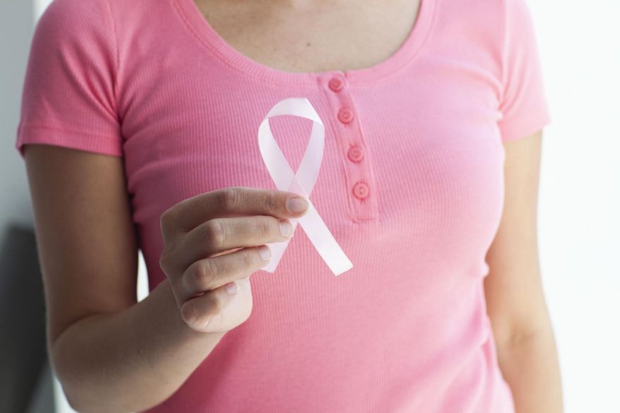 她乳房多顆腫塊　就醫診斷「良性纖維腺瘤」3個月後竟變乳癌