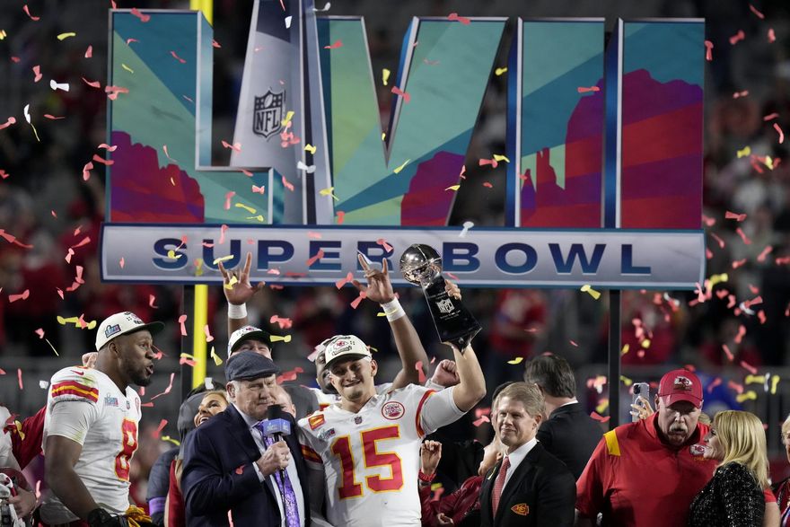 快訊/克服半場10分落後！NFL超級盃酋長末節逆轉勝老鷹　勇奪隊史第3冠