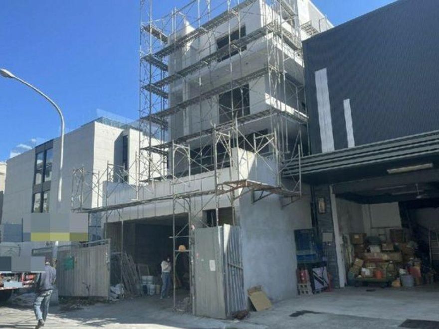 快訊/台中工安事故！50歲工人「4樓摔到2樓」　送醫不治