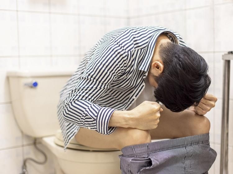 多喝水還是便祕？那快吃燕麥、愛玉！醫推「這5類食物」讓你排便超順暢