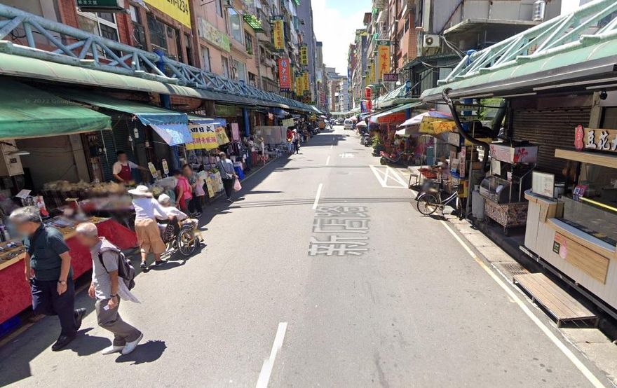 新店碧潭老街「整排攤販突消失」！在地人曝內幕嘆：肯定水很深