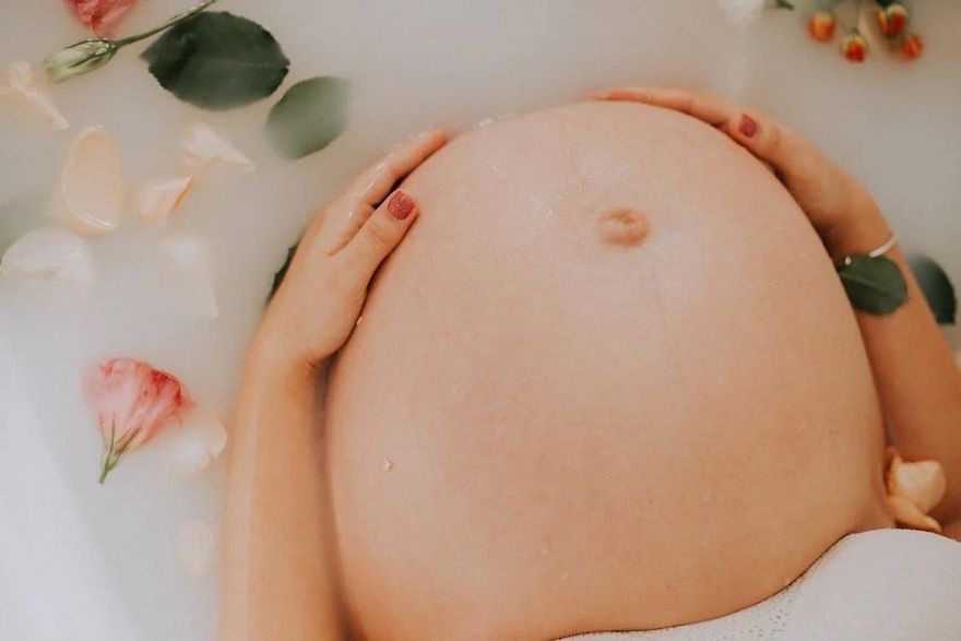 34歲女懷孕「乳房異常漲大」竟罹「最惡性乳癌」！勇敢化療產後再切除腫瘤