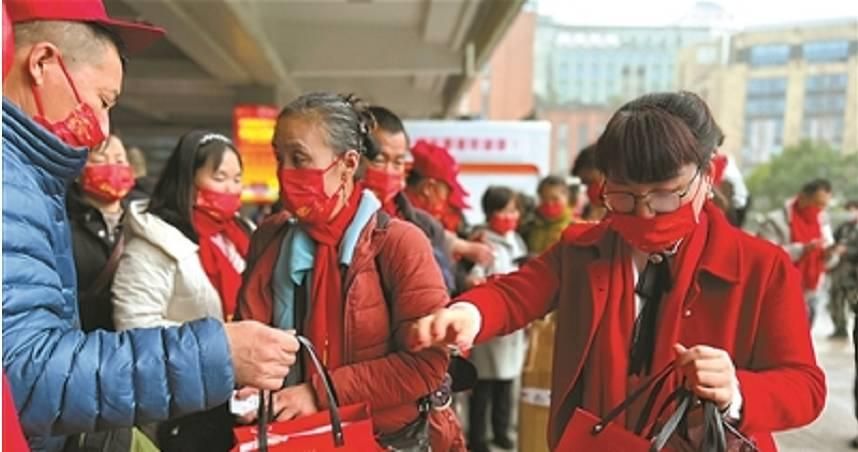 發薪水「給員工遺孀」持續3年多　佛心老闆：供到孩子大學畢業
