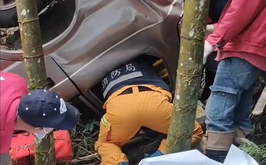 影/彰化夫妻遊南投賞櫻失聯！搜救隊墜谷緊急馳援畫面曝光 憾最終雙亡