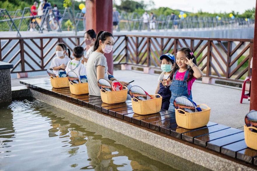 微涼春日暖身心！騎單車賞海景　萬里「大鵬足湯公園」消除疲勞免費泡