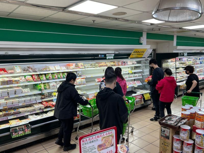 「慢飛天使」努力工作著　楓康超市願給機會...全網讚爆